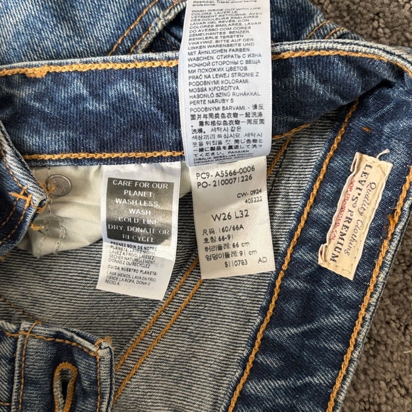 Levi's Women's Low Loose Jeans - Picture 4 of 4